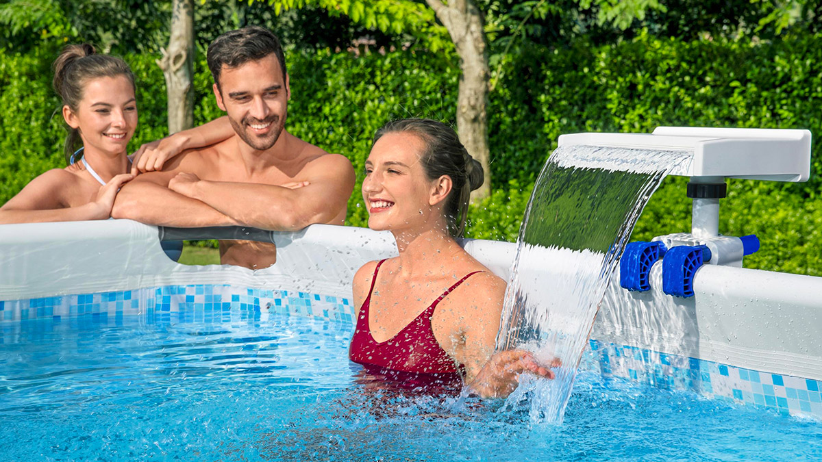 Nettoyage Piscine Hors-sol: 7 Accessoires Indispensables