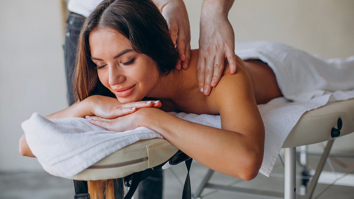 Meilleurs tables de massage professionnelles: guide d’achat, caractéristiques et fonctionnalités