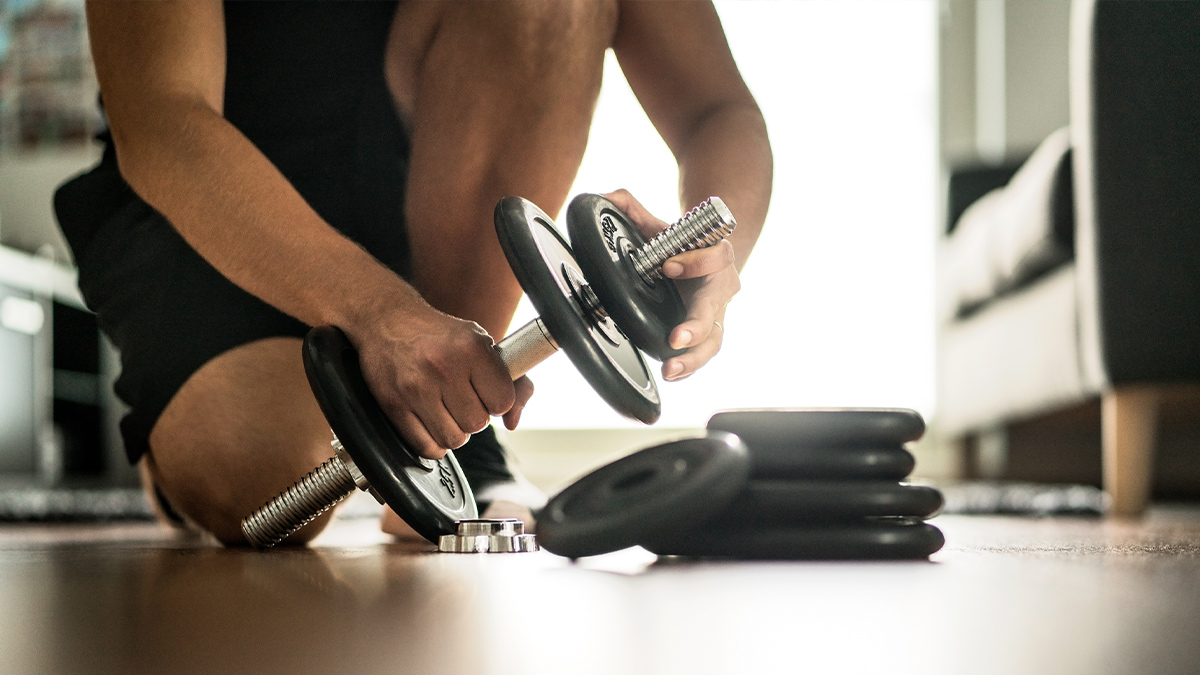 Gris Homme Intérieur Home Entraînement Sport Dumbells Activité De