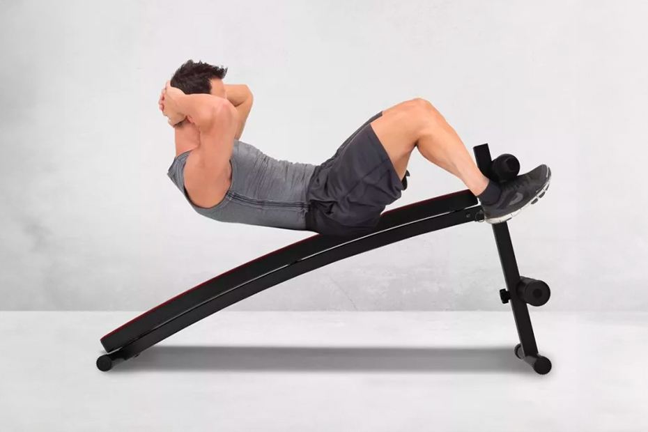 6 exercices avec un banc de musculation